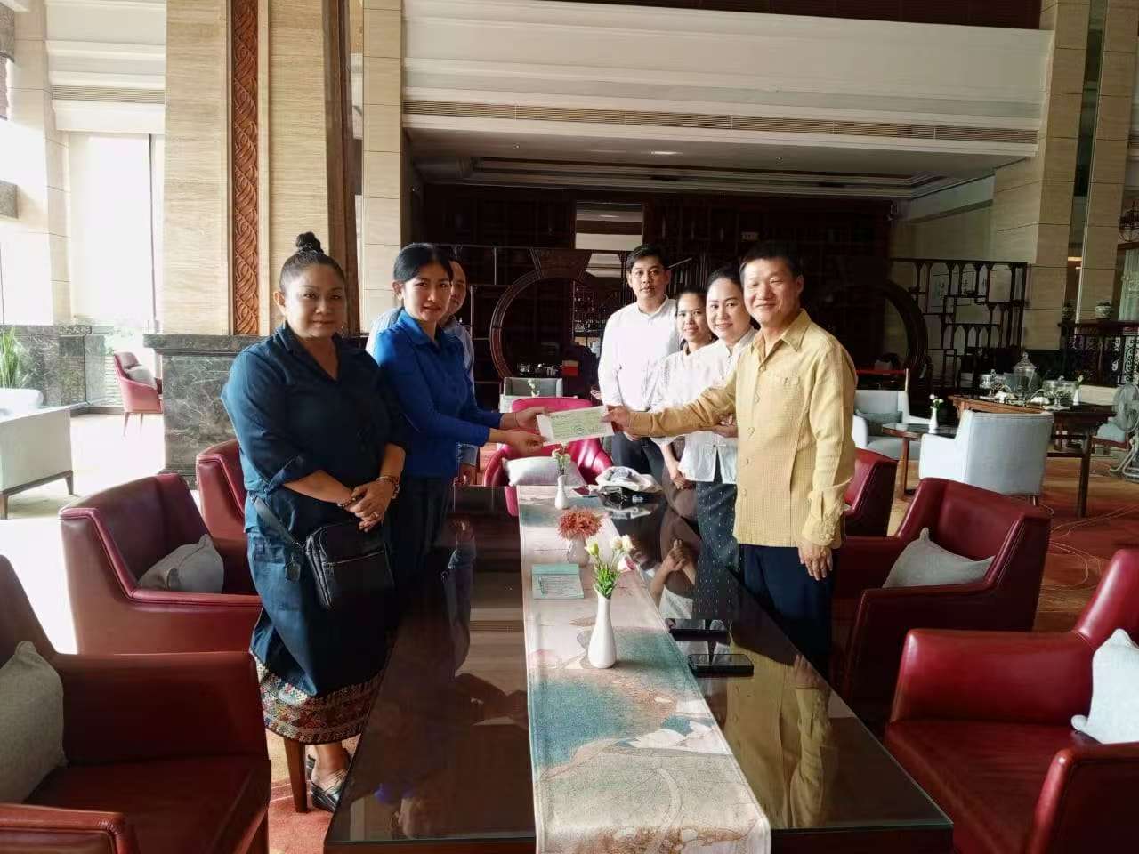 宏大爆破向老挝首都万象捐赠，助力当地文体事业发展