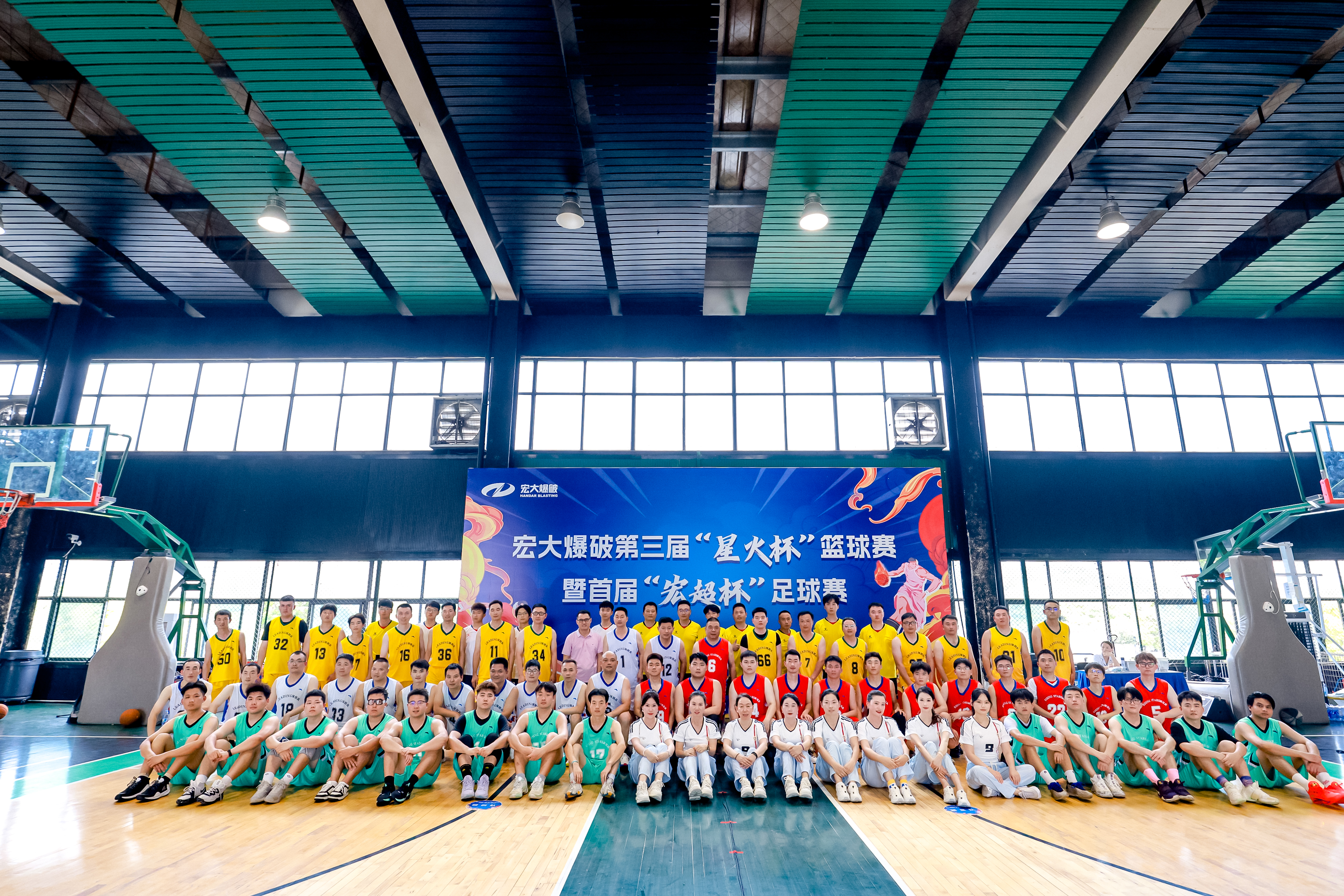 【雏鹰振翅 铸梦启航】青春跃动宏大！雏鹰赛场竞风采！