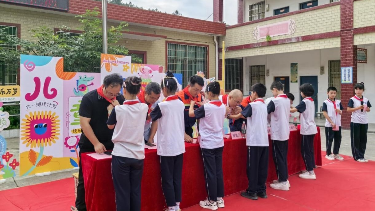 宏大爆破衡阳项目部儿童节慰问活动.jpg